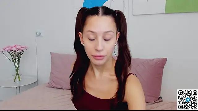 SelenaRousey online show from March 17, 8:40 am