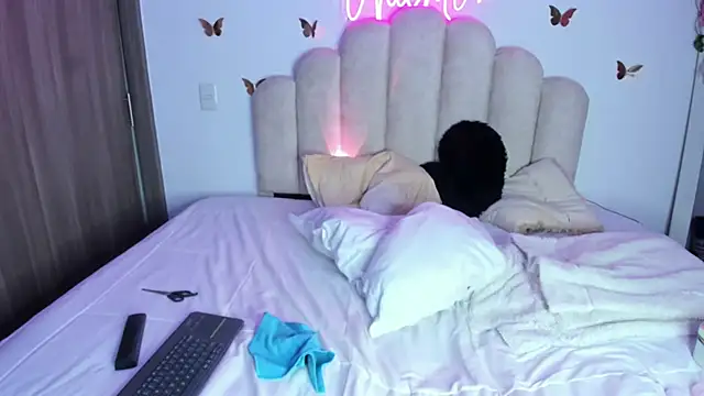 NaomiAsha online show from November 1, 12:26 am