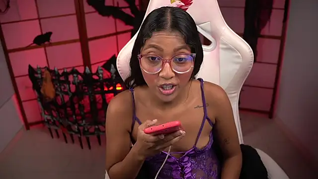 small emilie online show from October 26, 3:29 pm