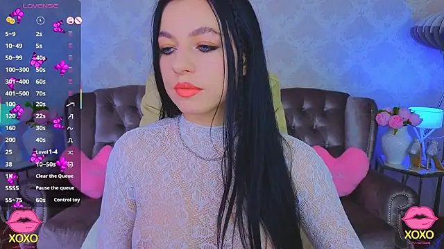 KitnissKiss online show from February 4, 8:45 pm