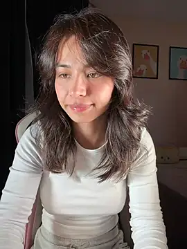 Adriennesexxx online show from February 21, 10:43 pm