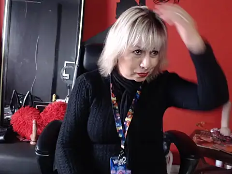 KLOE PIELL online show from February 3, 9:51 pm