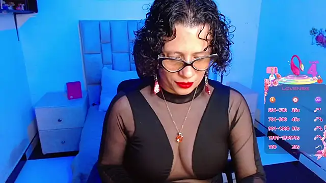 Snapshot of Daneshka_naughty chatting on October 2, 12:48 am Daneshka naughty online show from October 2, 12:48 am