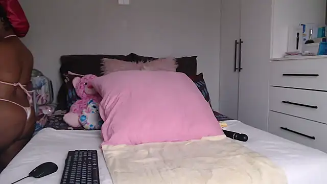 Amberbela online show from March 6, 1:28 pm