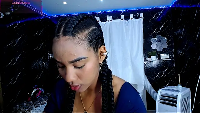 Snapshot of Hillary_queen chatting on October 4, 12:44 pm Hillary queen online show from October 4, 12:44 pm