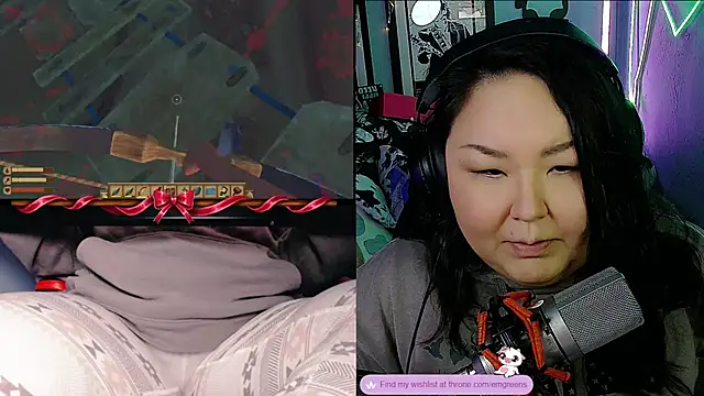 Snapshot of EmGreens chatting on September 11, 3:51 am EmGreens online show from September 11, 3:51 am