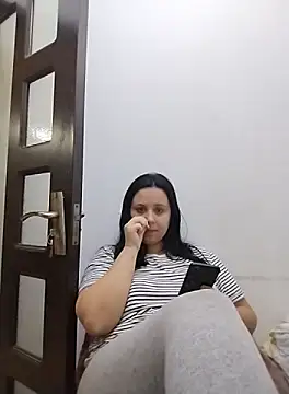 AdelinaJude online show from October 7, 1:32 am