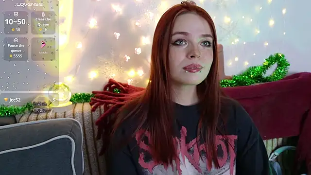 ValBae online show from December 13, 9:43 pm