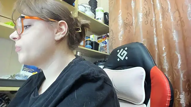 Seductive She Wolf online show from April 20, 6:22 pm