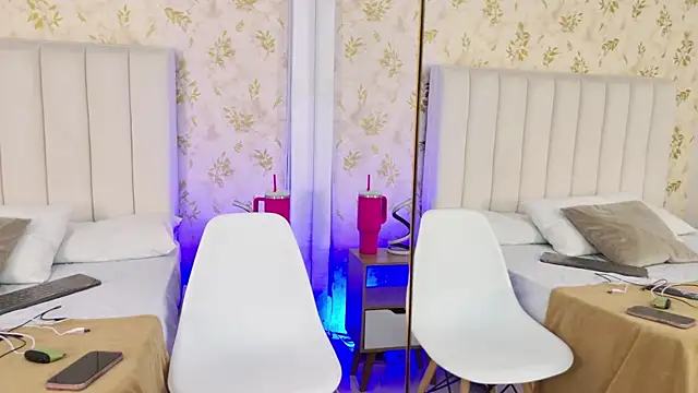 Mia-Monroe online show from September 30, 7:52 pm