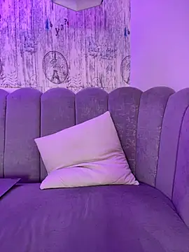 Snapshot of AbyThompson chatting on October 20, 8:01 pm AbyThompson online show from October 20, 8:01 pm