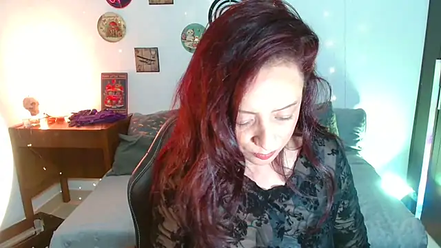 catalinamommyx online show from March 20, 1:10 am