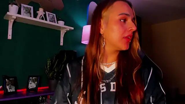 evy orange1 online show from June 1, 1:40 am