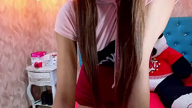 MadelineDoll online show from November 12, 6:50 pm