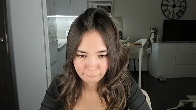 nilliluv online show from February 7, 8:02 pm