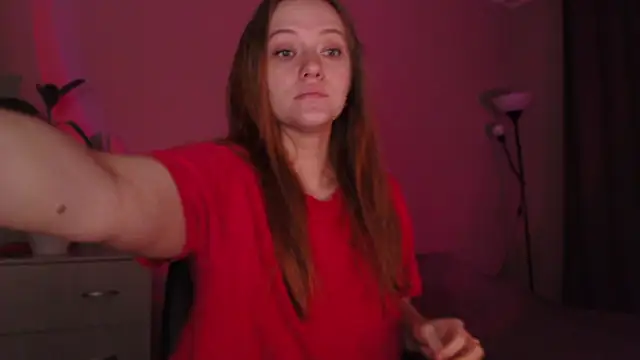 Snapshot of SarahSweetie chatting on October 17, 3:48 pm SarahSweetie online show from October 17, 3:48 pm