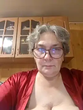 Snapshot of IrinaSweet54 chatting on October 18, 4:10 pm IrinaSweet54 online show from October 18, 4:10 pm