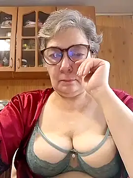 Snapshot of IrinaSweet54 chatting on October 6, 7:58 am IrinaSweet54 online show from October 6, 7:58 am