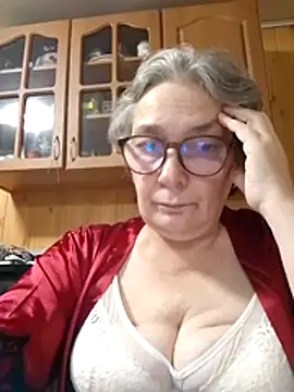 Snapshot of IrinaSweet54 chatting on October 17, 4:10 pm IrinaSweet54 online show from October 17, 4:10 pm