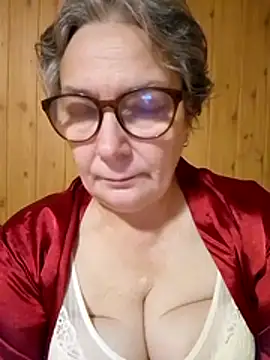 Snapshot of IrinaSweet54 chatting on October 16, 4:09 pm IrinaSweet54 online show from October 16, 4:09 pm