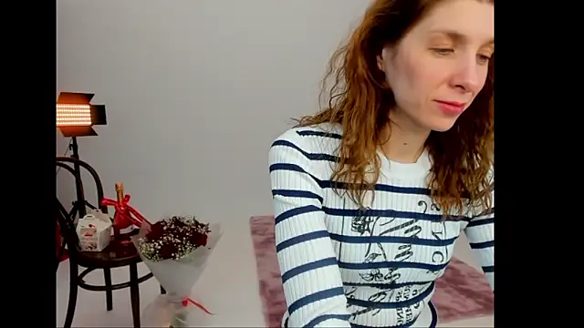 YourSuperModel online show from February 15, 2:05 pm