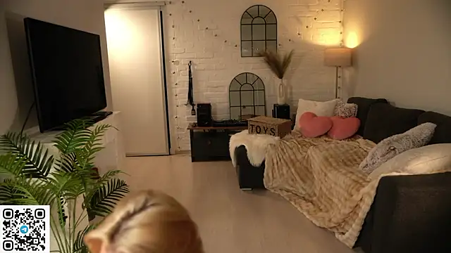 White-Mare online show from March 20, 6:35 pm