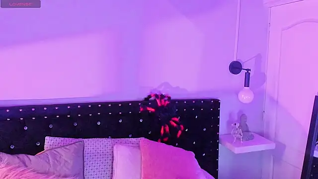 Snapshot of Ghosty_Doll chatting on October 20, 8:12 pm Ghosty Doll online show from October 20, 8:12 pm