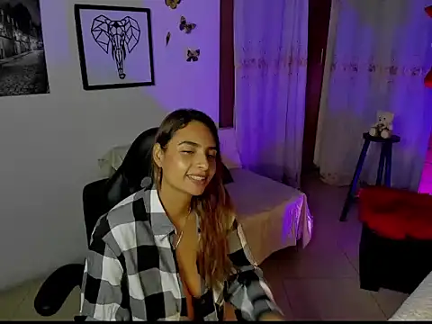 mykaelahoney online show from February 24, 5:06 am