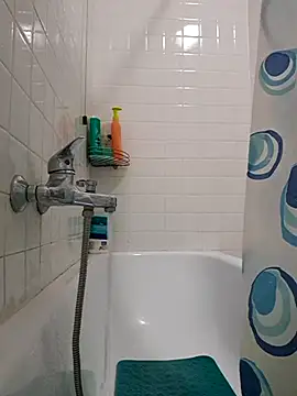 lillinalanes online show from October 12, 10:45 pm