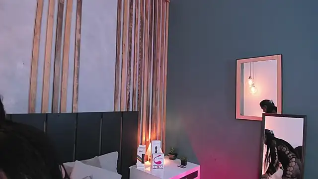 Janne lee online show from December 3, 8:44 pm