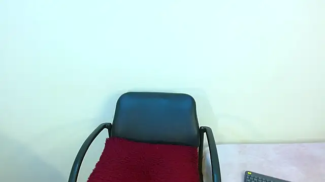 Snapshot of JessicaRabbit04 chatting on October 4, 4:29 am JessicaRabbit04 online show from October 4, 4:29 am