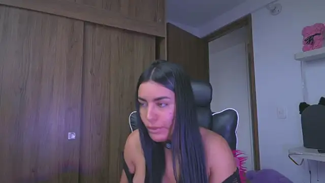 Layla Nicols online show from June 5, 12:44 pm