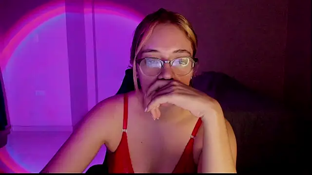 atenas 05  online show from December 4, 9:55 am