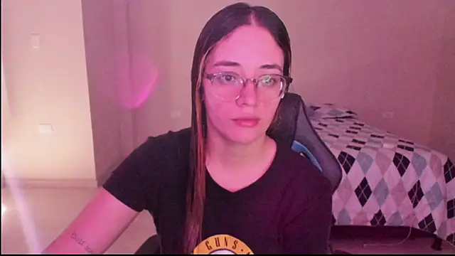 Snapshot of atenas_05_ chatting on September 9, 6:19 pm atenas 05 online show from September 9, 6:19 pm