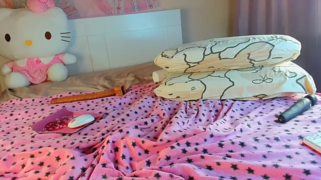 kuraii1  online show from October 20, 2:36 am