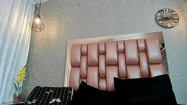 KOURTNEY-- online show from November 13, 3:05 am