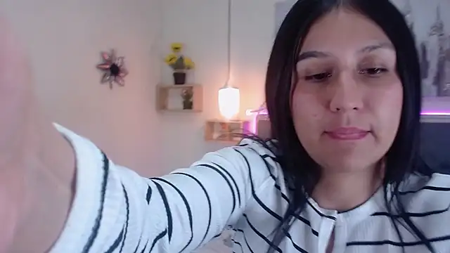 Snapshot of mia_aira chatting on October 19, 3:25 pm mia aira online show from October 19, 3:25 pm