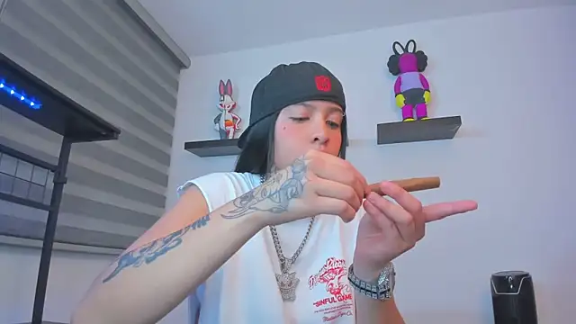 Gangster Girl online show from November 26, 11:06 pm