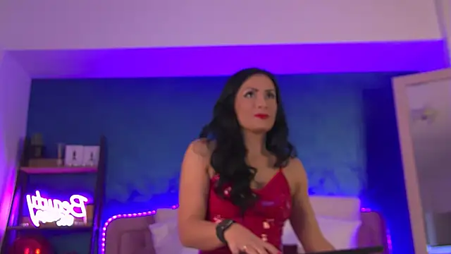 RaisaVawn online show from October 2, 6:18 am