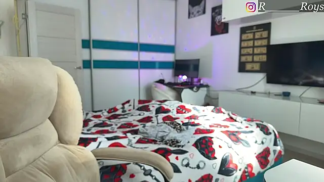 courteous raspberrry online show from March 20, 12:21 pm