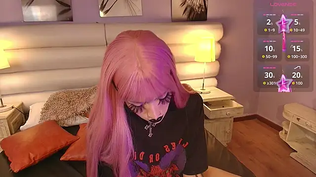 Snapshot of Effy_Corpse chatting on September 13, 6:49 pm Effy Corpse online show from September 13, 6:49 pm