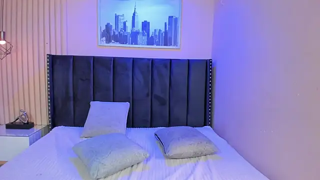 viiolett lee online show from April 10, 9:10 pm