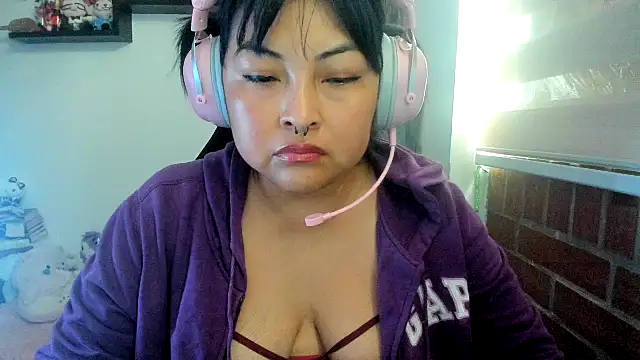 Shaddycute  online show from March 18, 6:24 pm