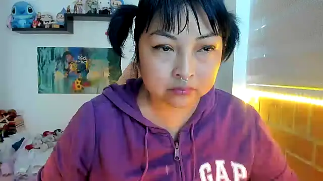 Shaddycute  online show from February 17, 6:51 pm