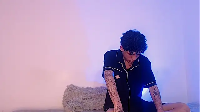 Sebas And Mila online show from October 8, 11:53 pm