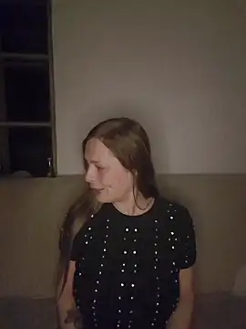 katiestevens online show from December 17, 10:58 pm