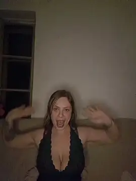 katiestevens online show from December 21, 11:30 pm