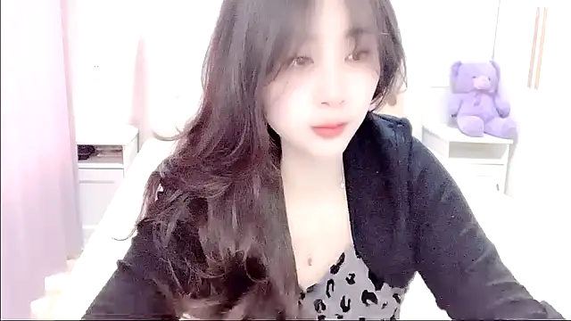 aisha123123 online show from January 9, 3:00 am