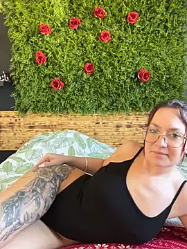 ladoucedu34 online show from October 26, 1:50 pm