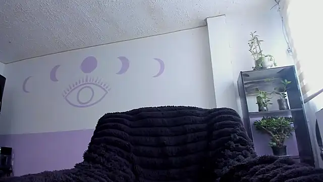 bonnie moon  online show from October 31, 7:29 pm